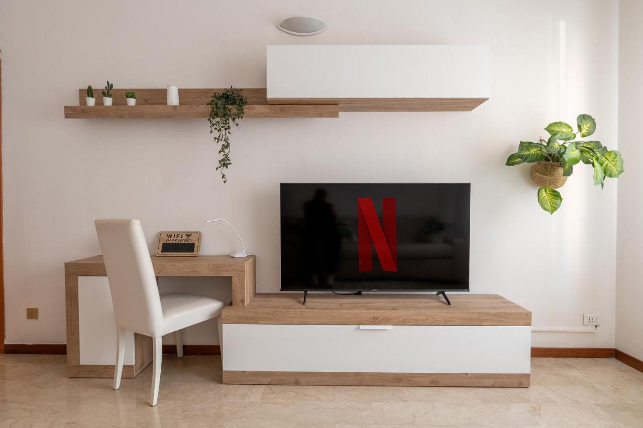 Ferienwohnung San Siro Big House Wifi Netflix Free Parking Mailand Exterior foto