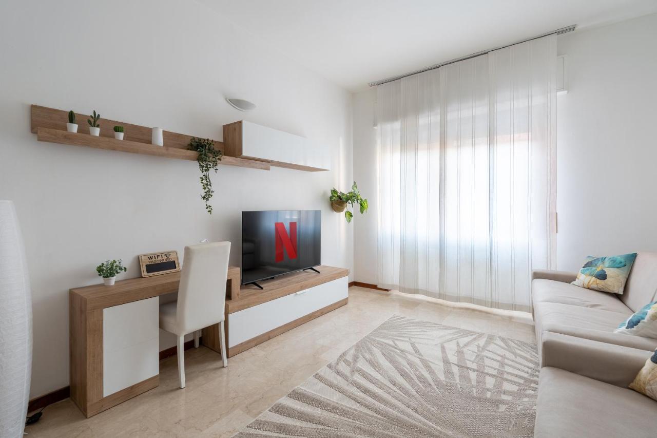 Ferienwohnung San Siro Big House Wifi Netflix Free Parking Mailand Exterior foto